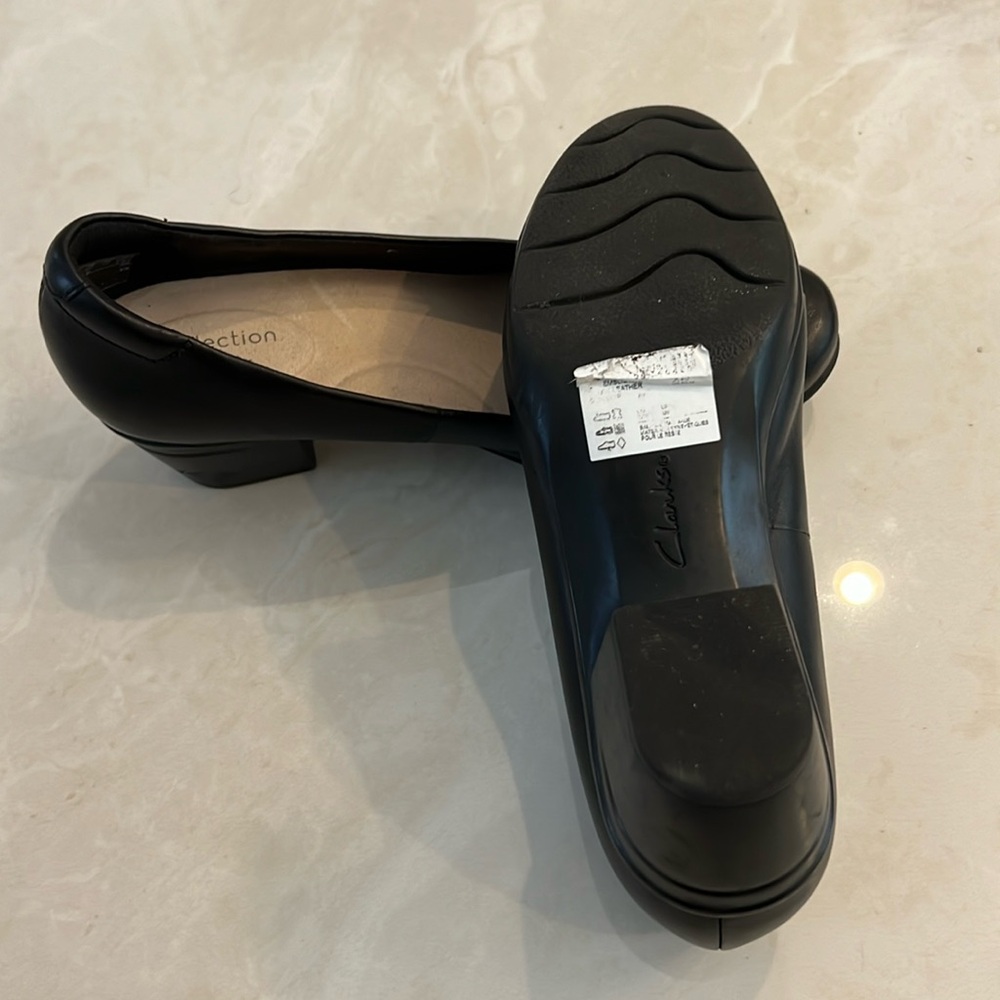 Size 6.5  Clark’s women shoes. Never used